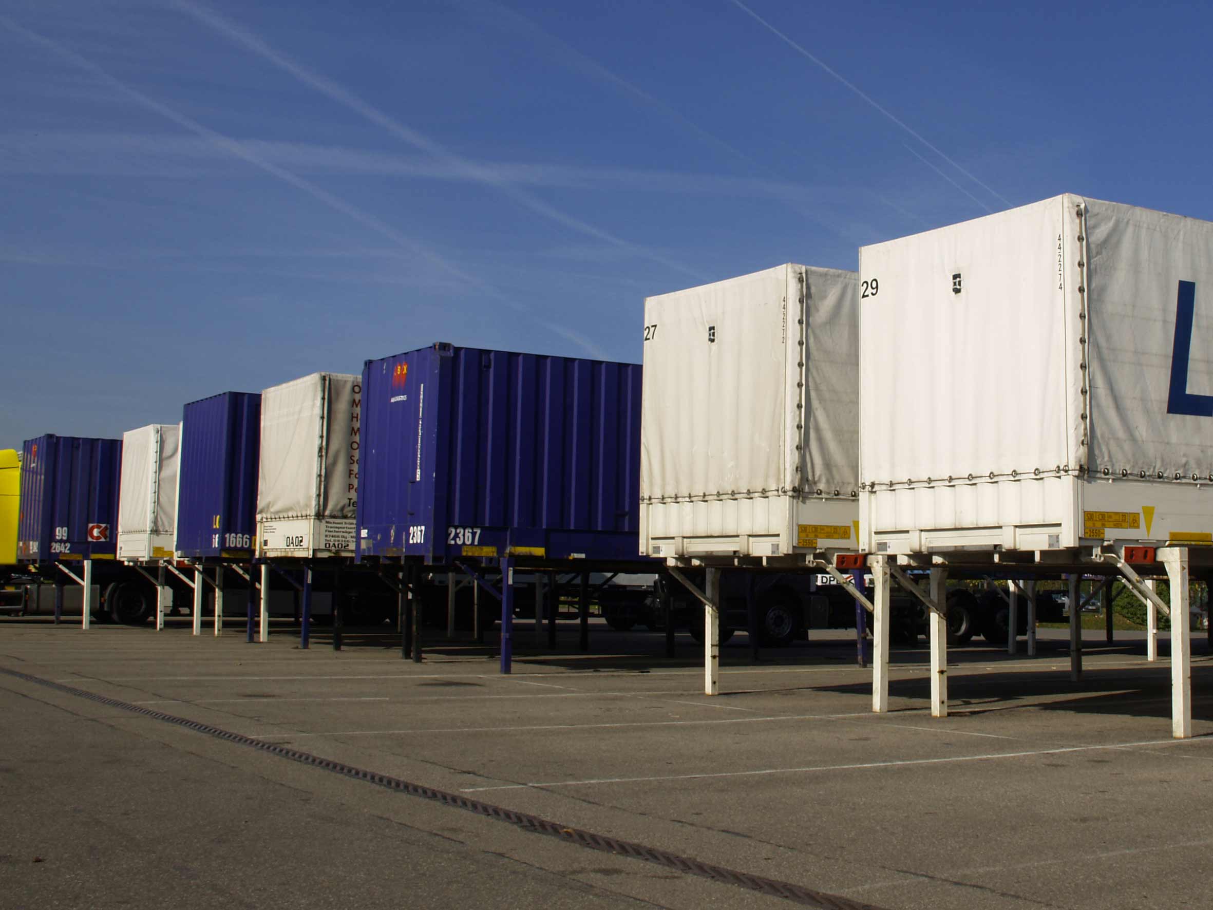 Ladungsträger_Wechselbrücken_Container